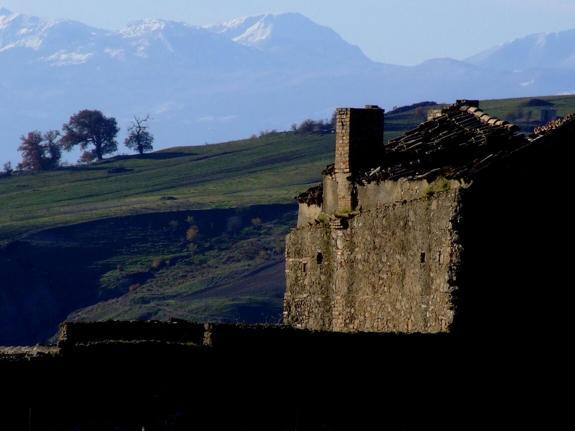 Corte di masseria con prodotti tipici