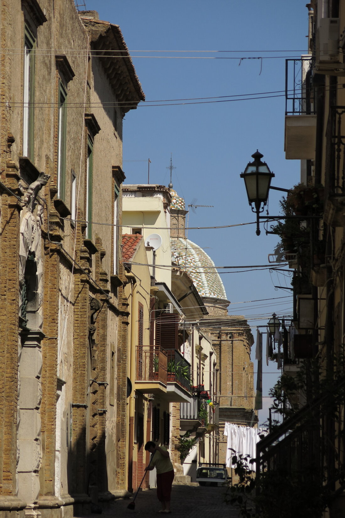 Vicolo con case in pietra